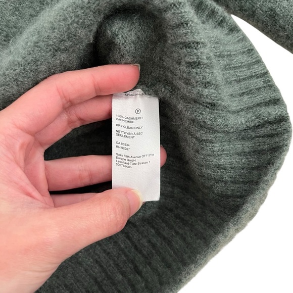 Saks Fifth Avenue Green 100% Cashmere Asymmetrical Turtleneck Button Sweater S - Picture 7 of 10